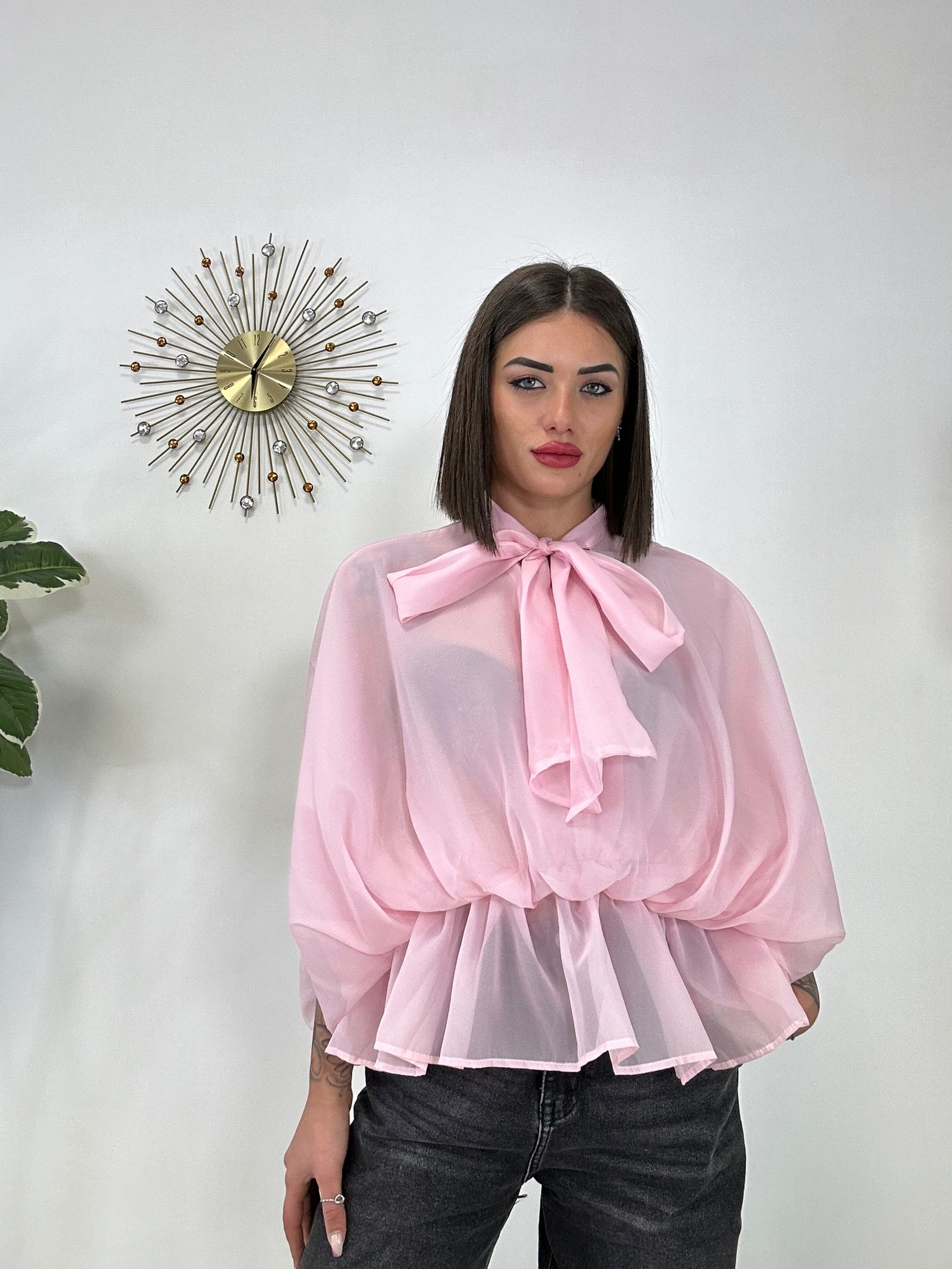 Bluse mit Schleife und Rüsche - Rosa