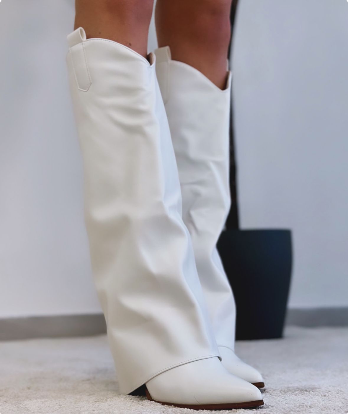 Stiefel in Lederoptik mit Absatz – Weiß