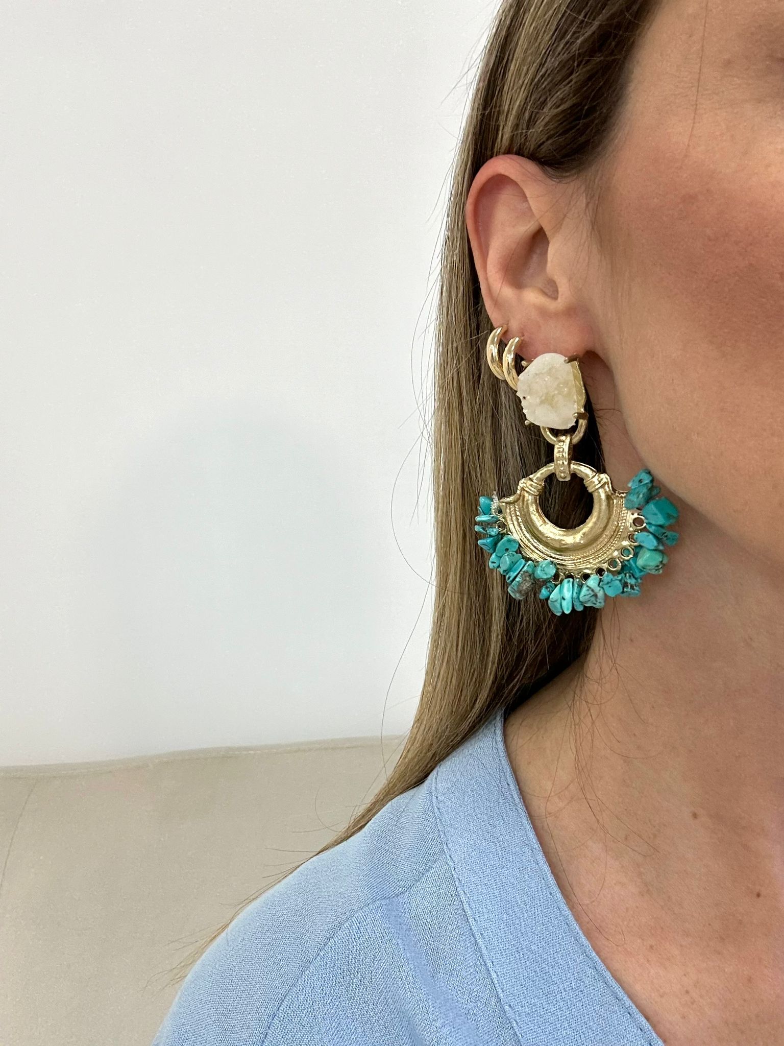 Boucles d'oreilles pendantes avec pierres turquoises