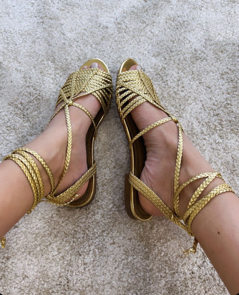 Corina Gladiator-Sandale mit niedrigem Absatz – Gold
