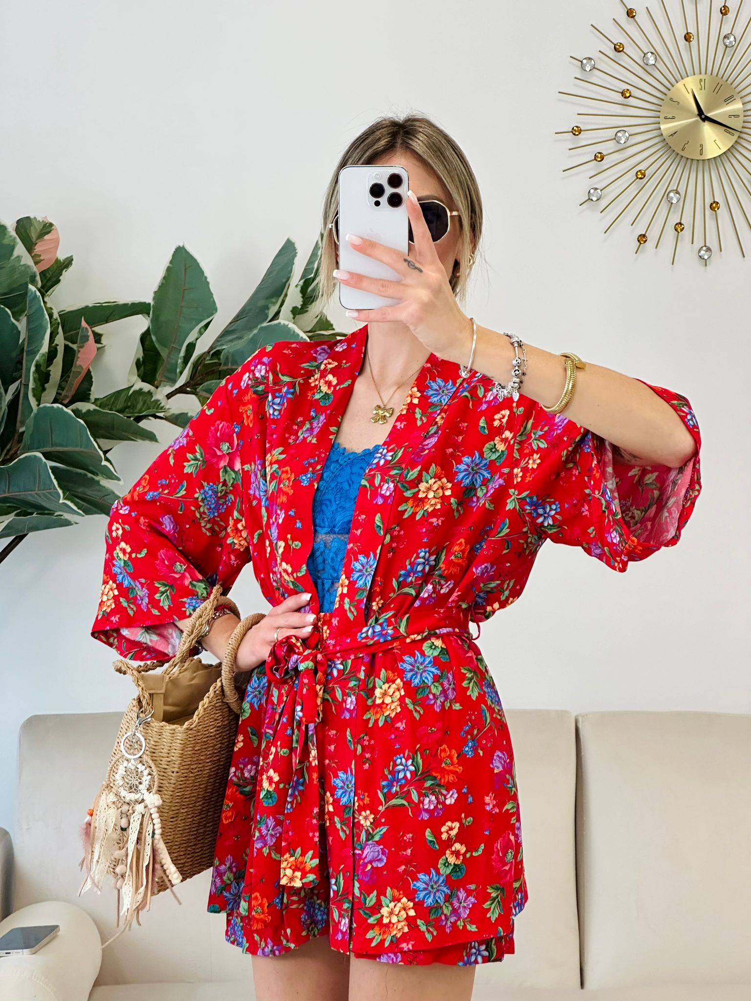 Noir coordonné (chemise kimono + short) fond rouge