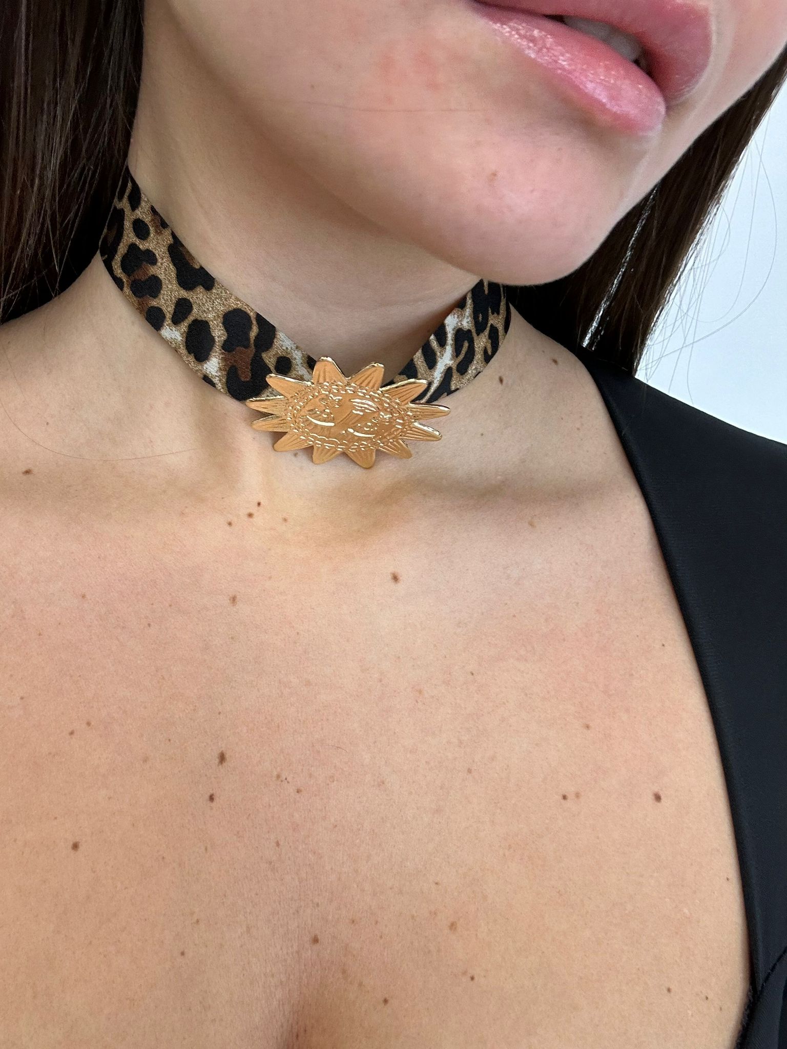 Collana con laccetto Animalier e Sole Oro