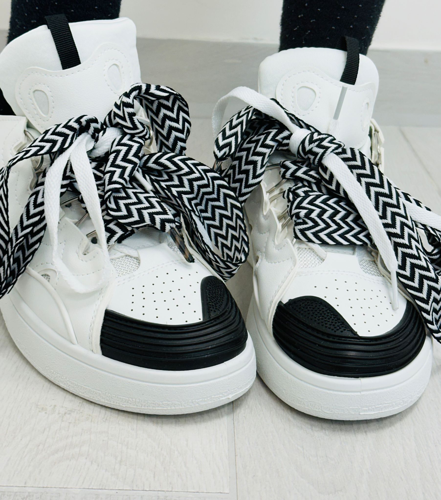 Baskets FF-61 - Blanc et Noir