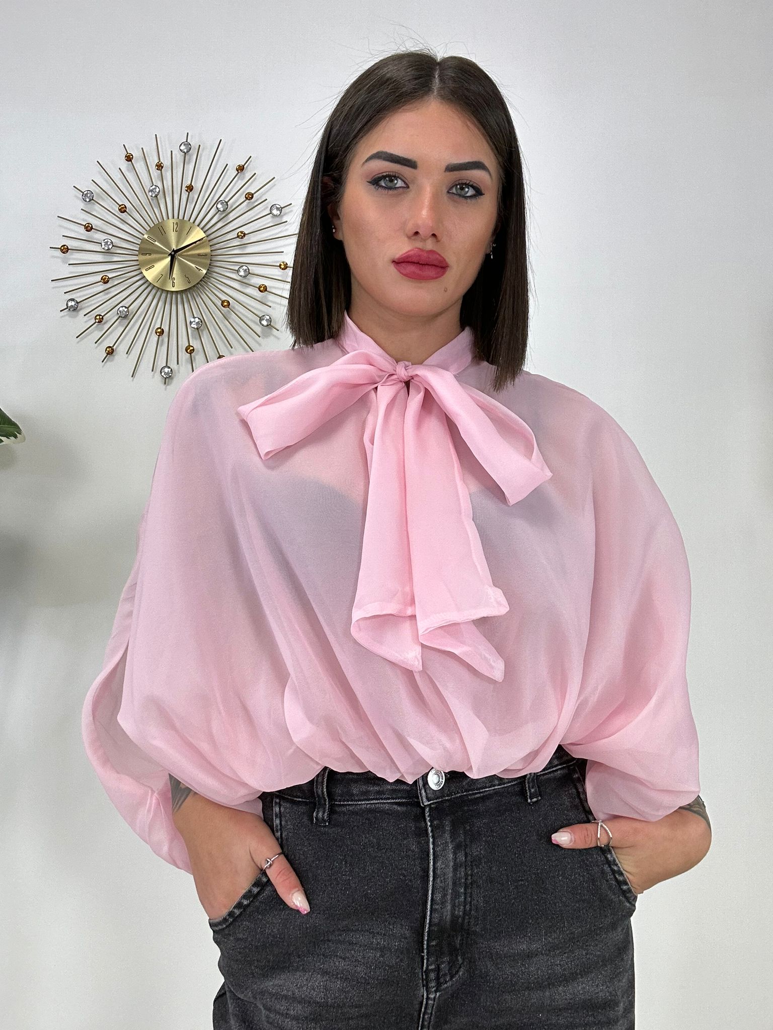 Bluse mit Schleife und Rüsche - Rosa