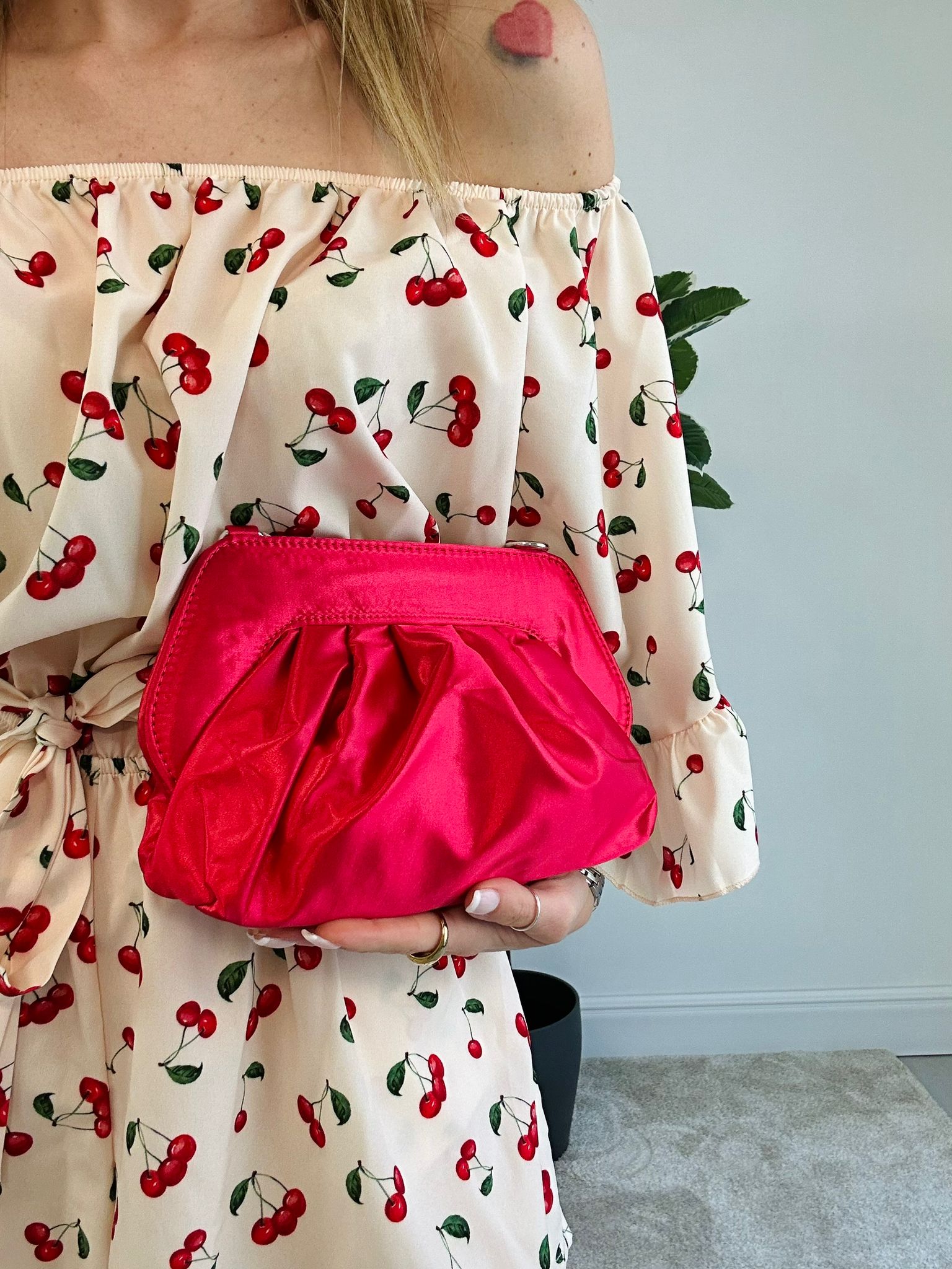 Dafne-Tasche mit Satineffekt – Rot