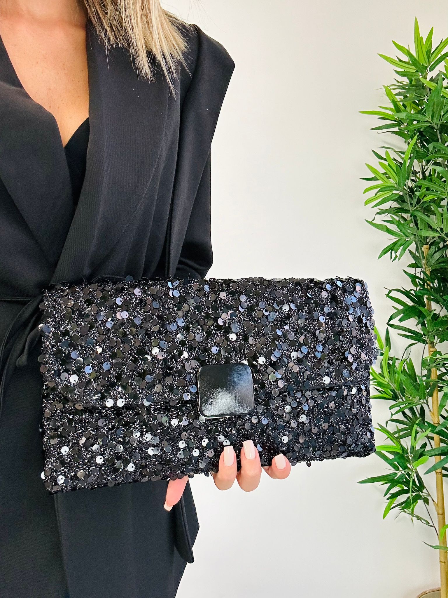 Clutch mit Pailletten – Schwarz