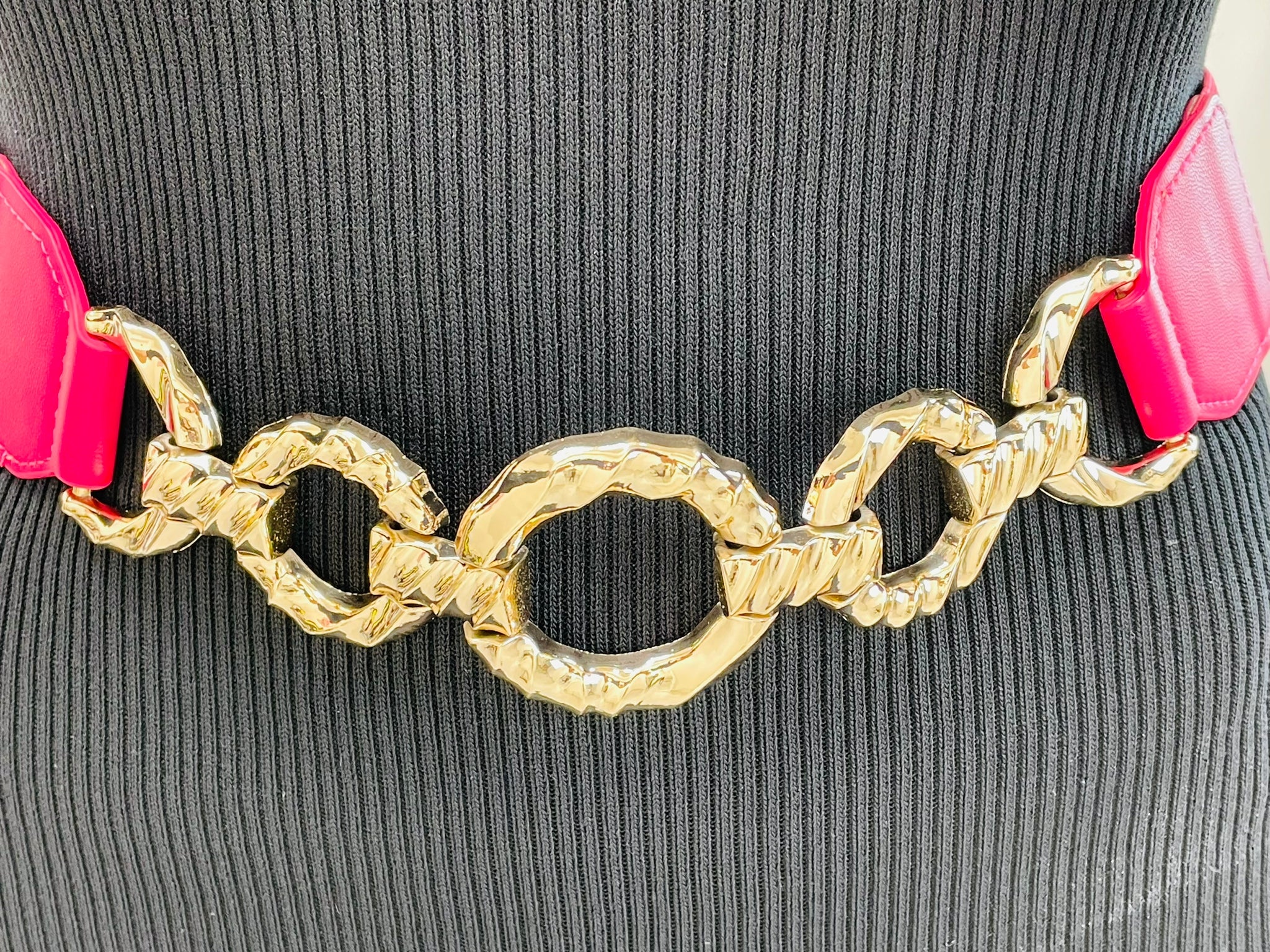 Ceinture avec élastique et chaîne dorée - Magenta